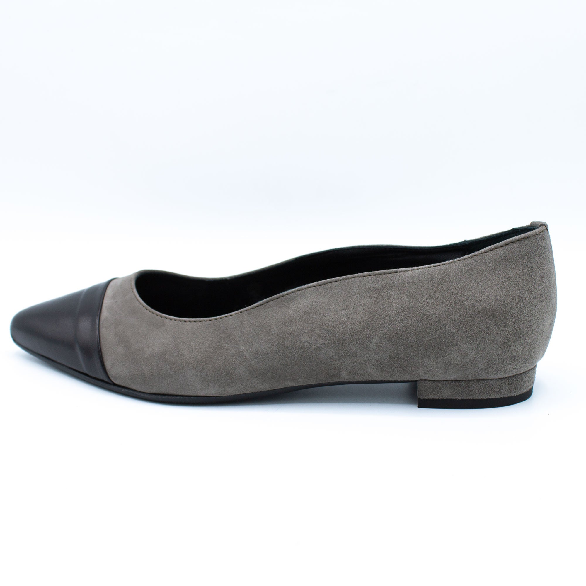 Ballerina  donna in camoscio fango