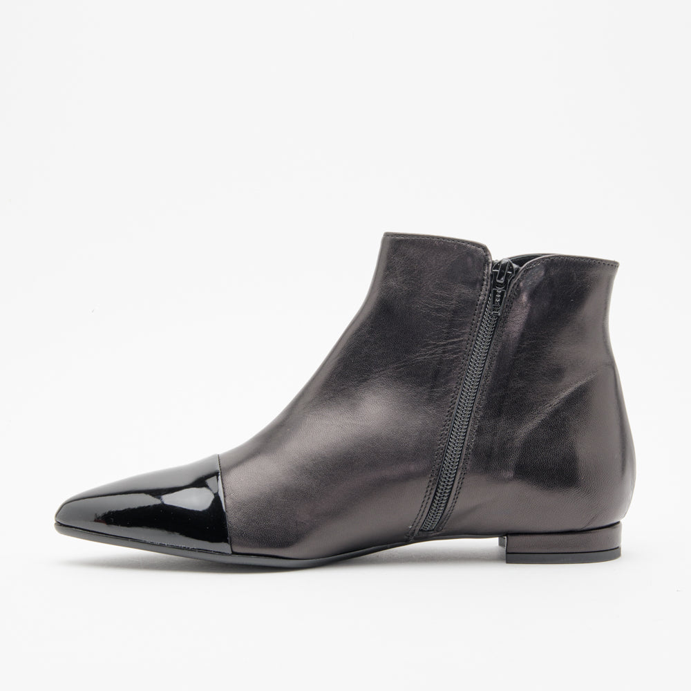 Stivaletto donna nero punta vernice