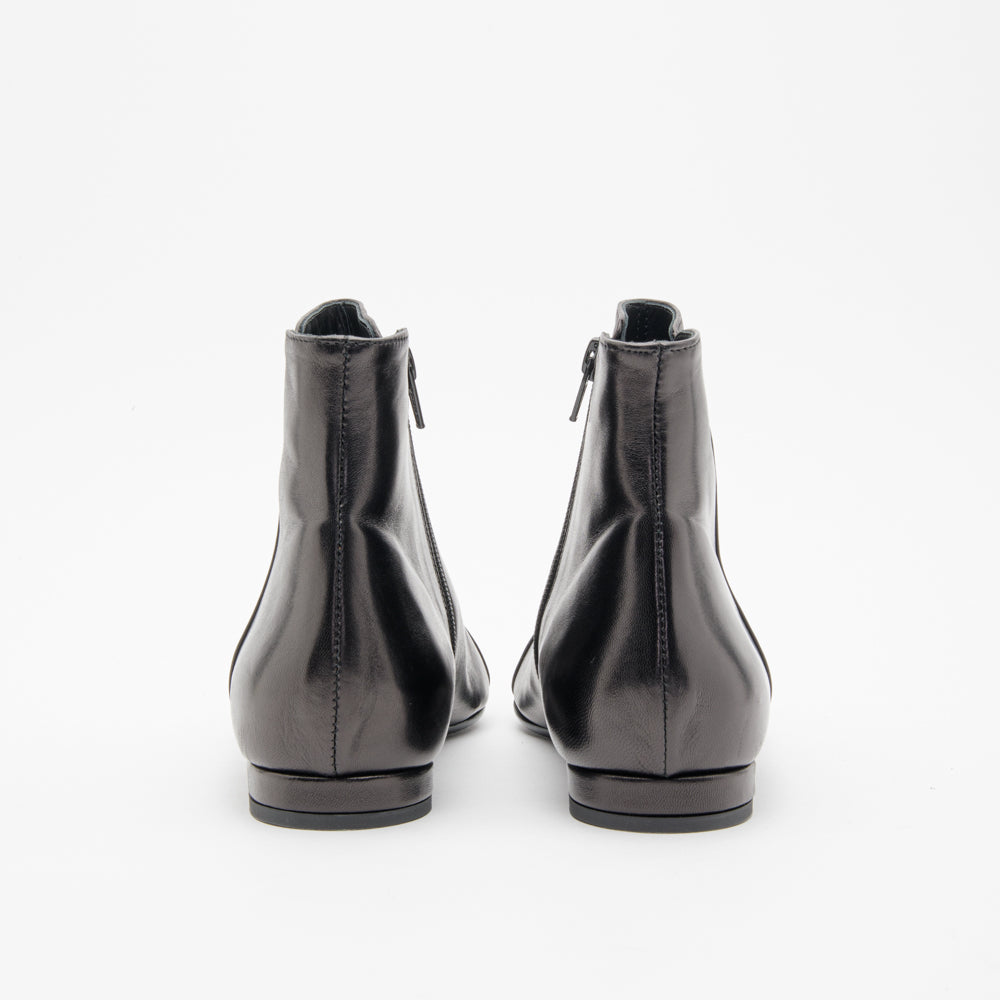 Stivaletto donna nero punta vernice