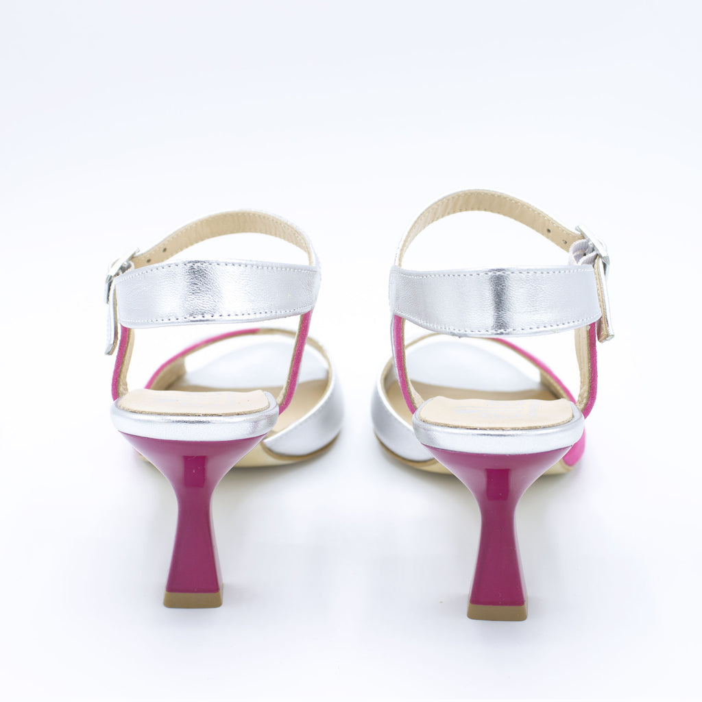 Sandalo in pelle fuxia e argento
