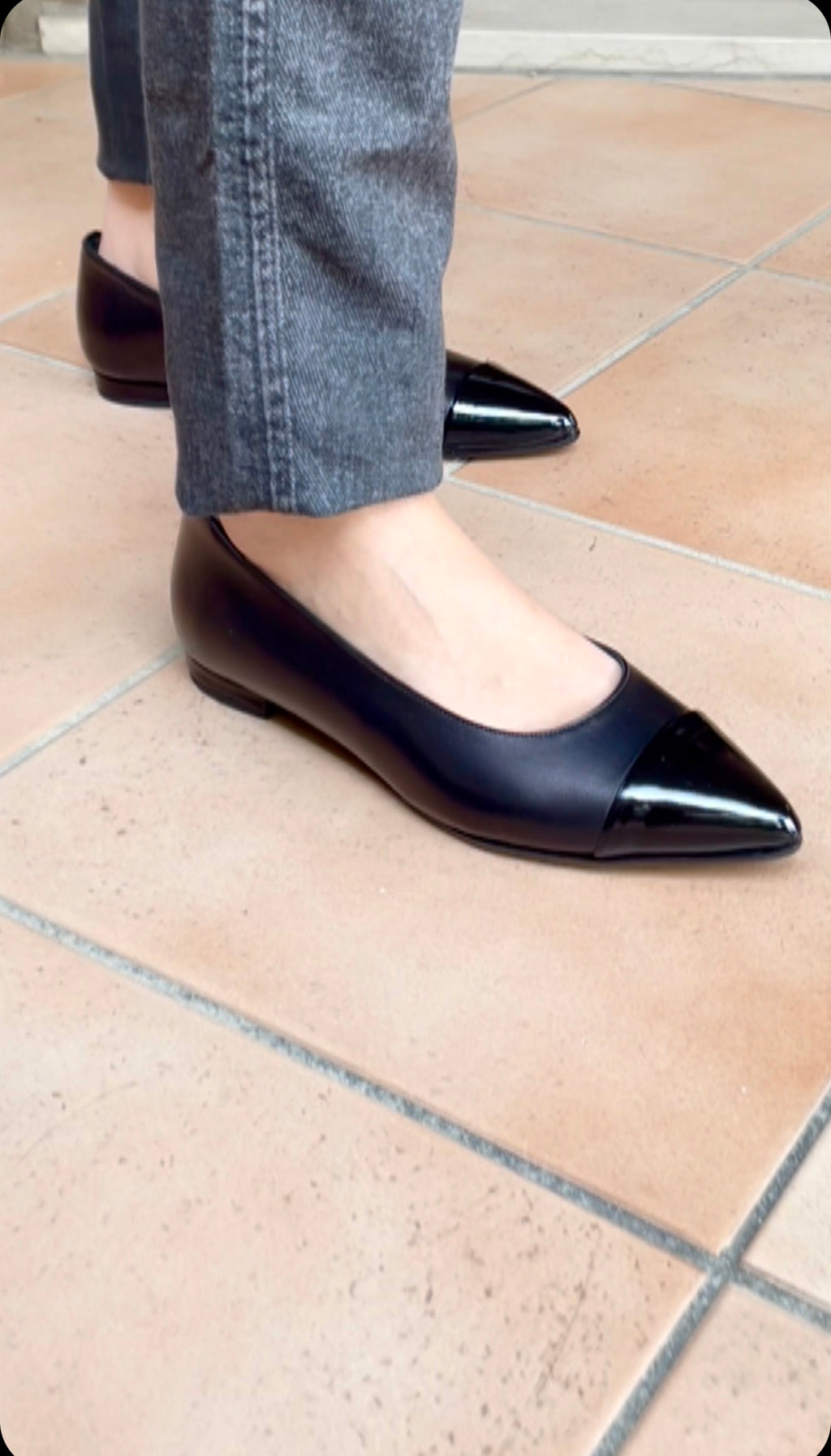 Ballerina nera in pelle