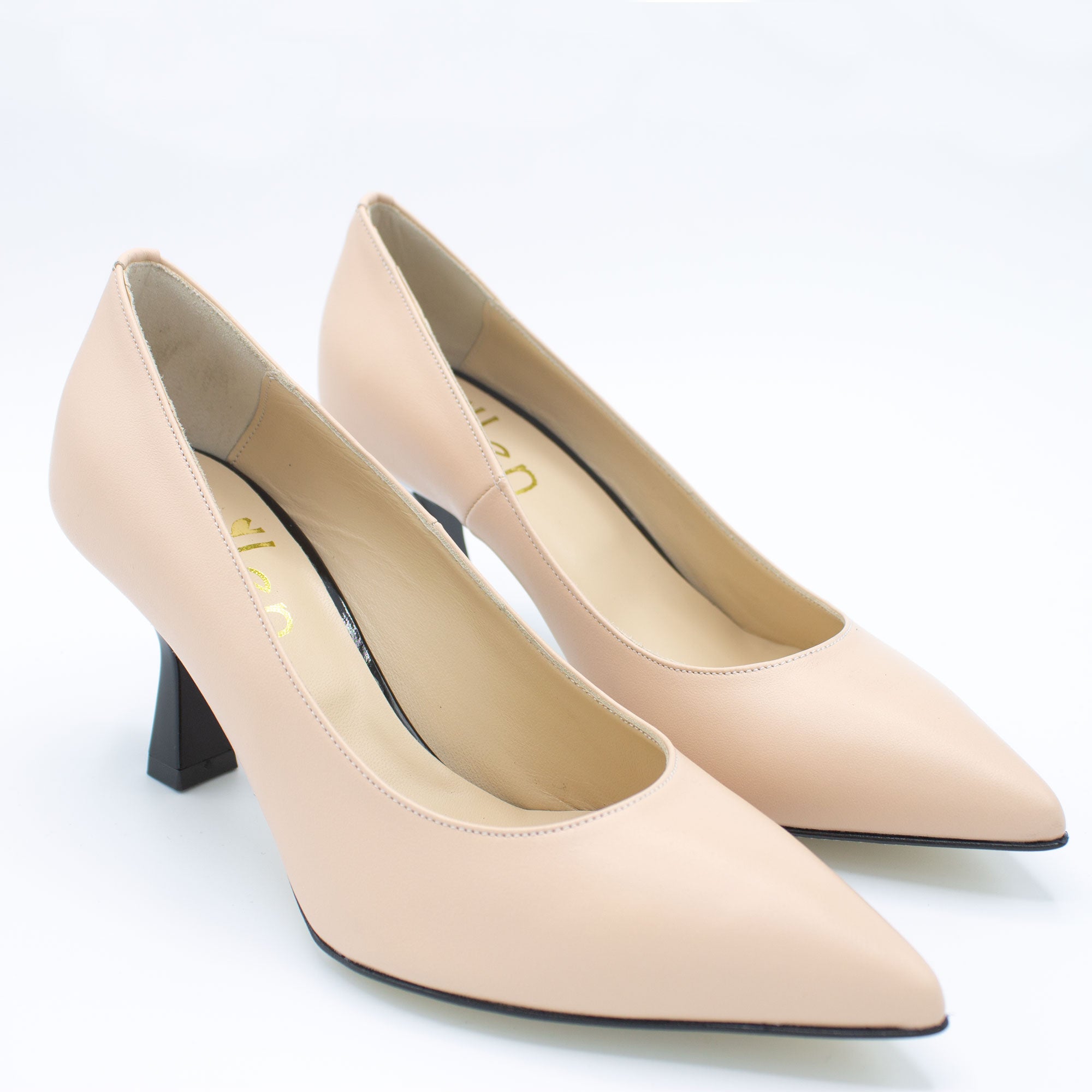Dècolleté donna in pelle color nude