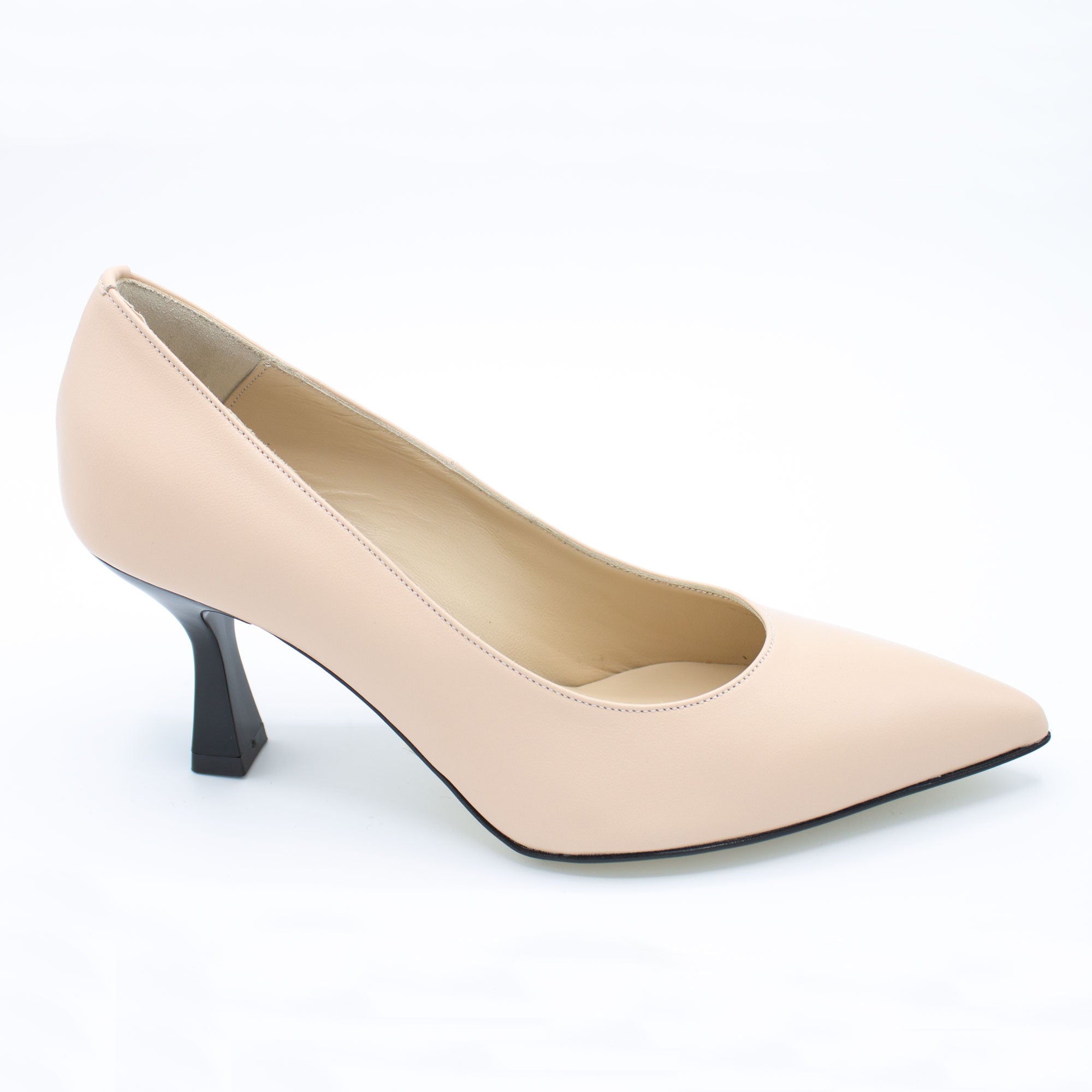 Dècolleté donna in pelle color nude