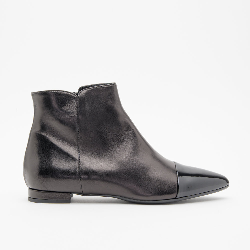 Stivaletto donna nero punta vernice