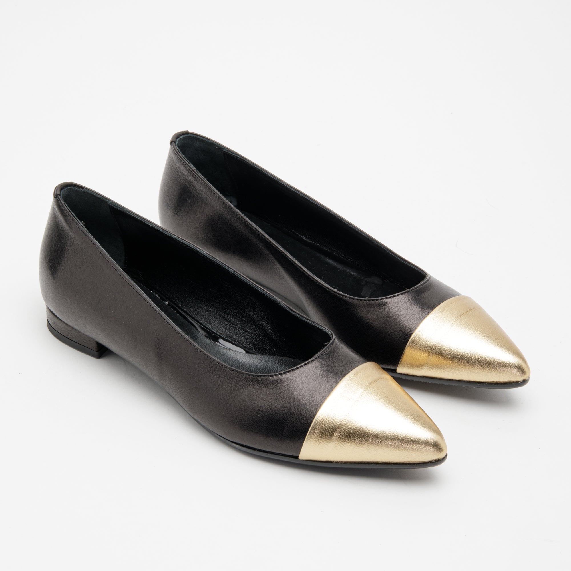 Ballerina nera in pelle
